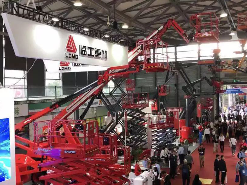 米兰·(milan)中国官网球迷群英汇聚重机参展APEX ASIA 2019
